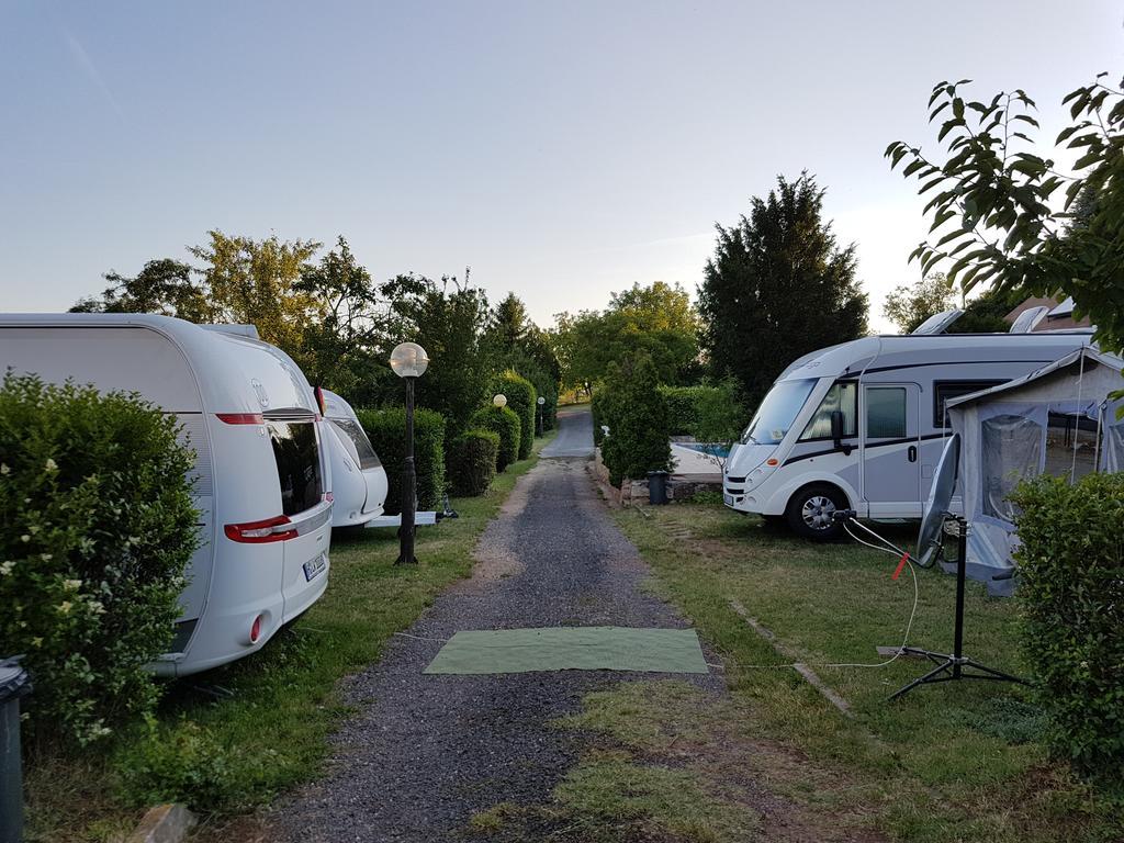 Mandel Camping Paloznak Luaran gambar