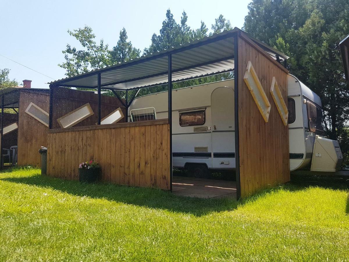 Mandel Camping Paloznak Luaran gambar